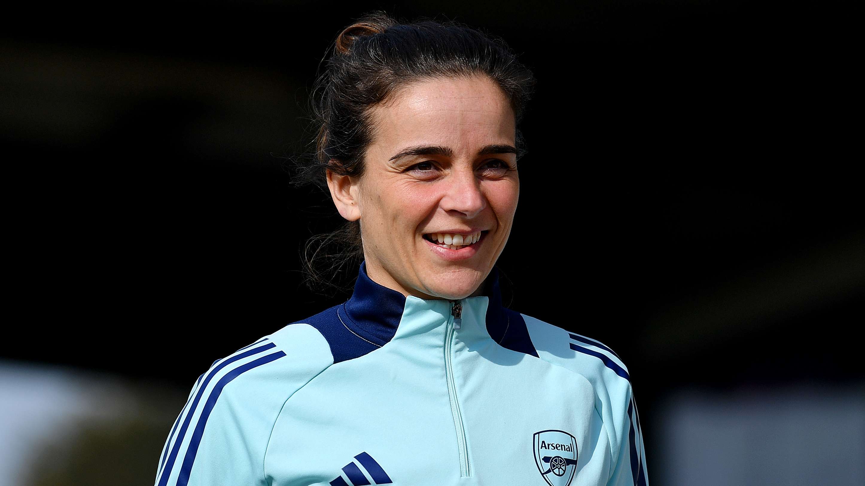 配合更加默 配合更加默